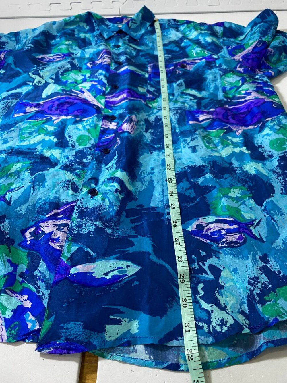 VINTAGE HILO HATTIE 100% Silk Hawaiian Fish Button-up Shirt Blue Purple Green, L - Picture 6 of 6
